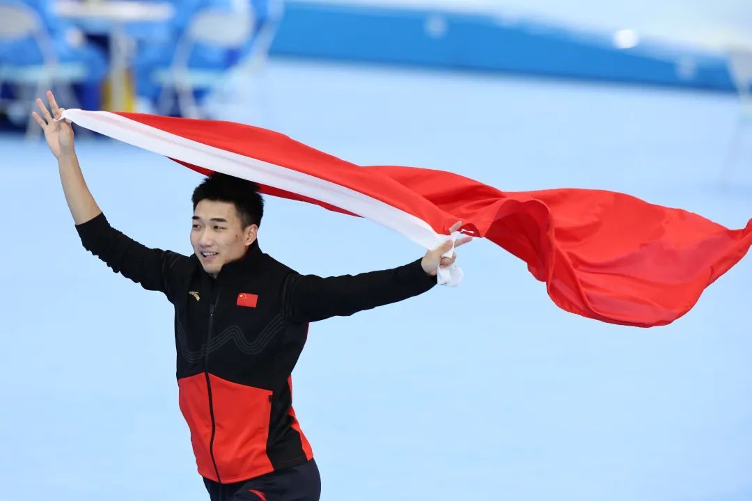 金牌高亭宇创造历史爱申活暖心春