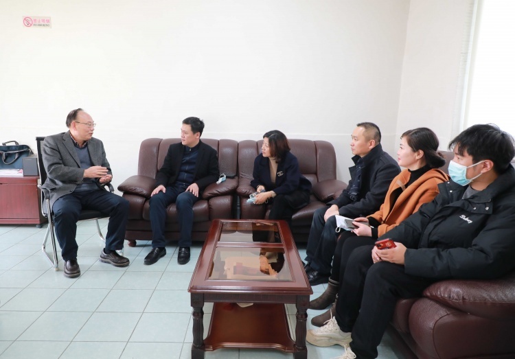 大走访大排查大团镇企业遭遇资金困境镇党委政府积极出谋划策跨前一步