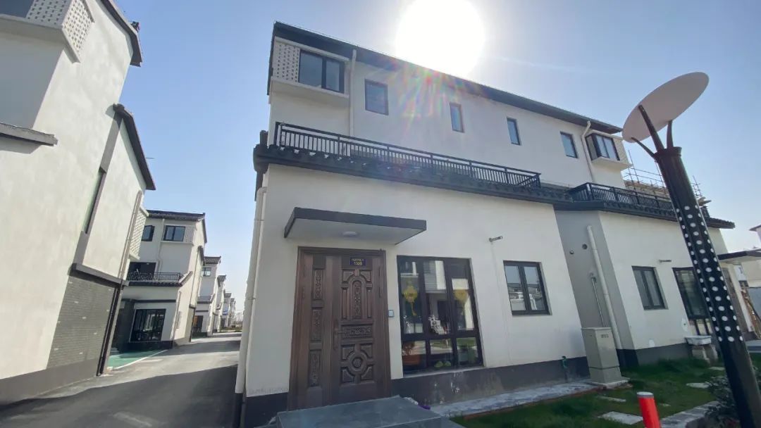 一起来叶榭镇东石村看看吧!村里人住的是否舒坦呢?