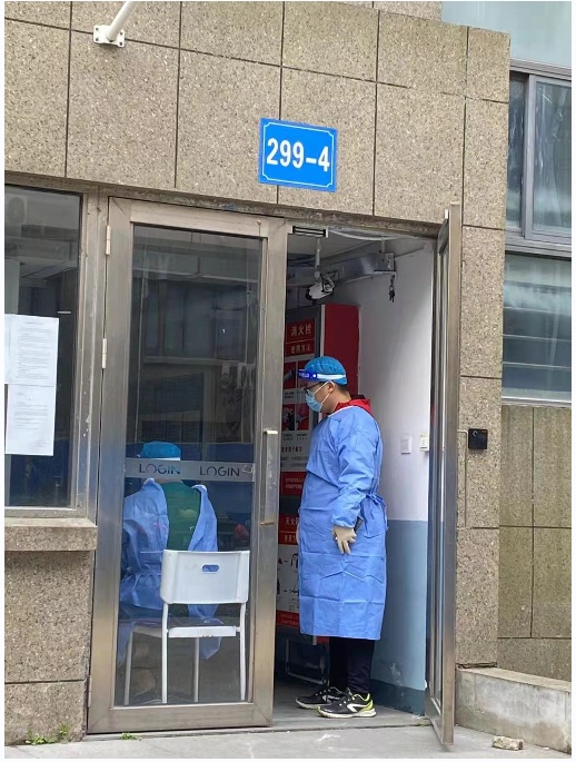 战疫一线集中隔离点上三束年轻的光
