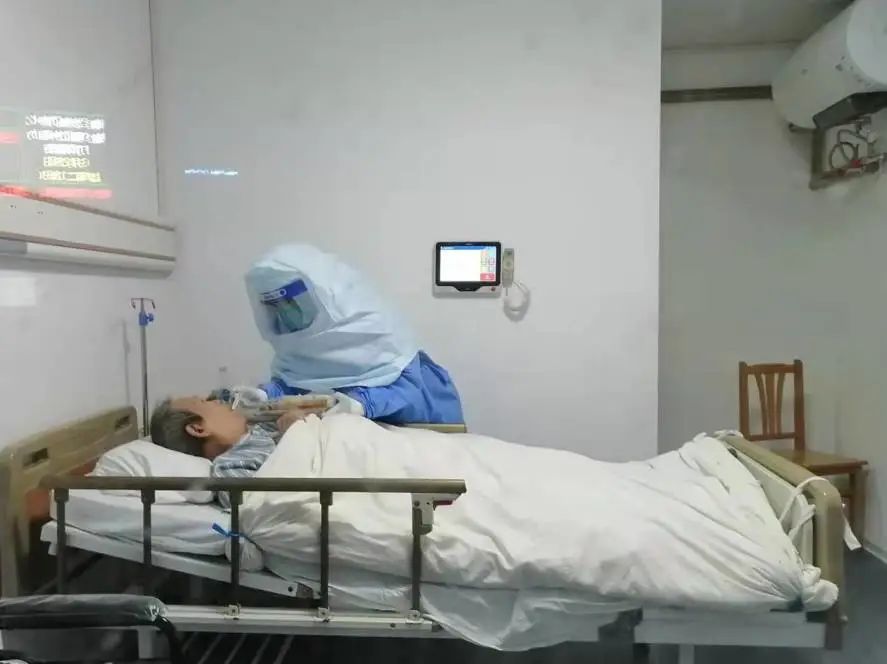 【抗疫济事】发热门诊护士日记:我们将继续前行,给患者以最大的信心和支持