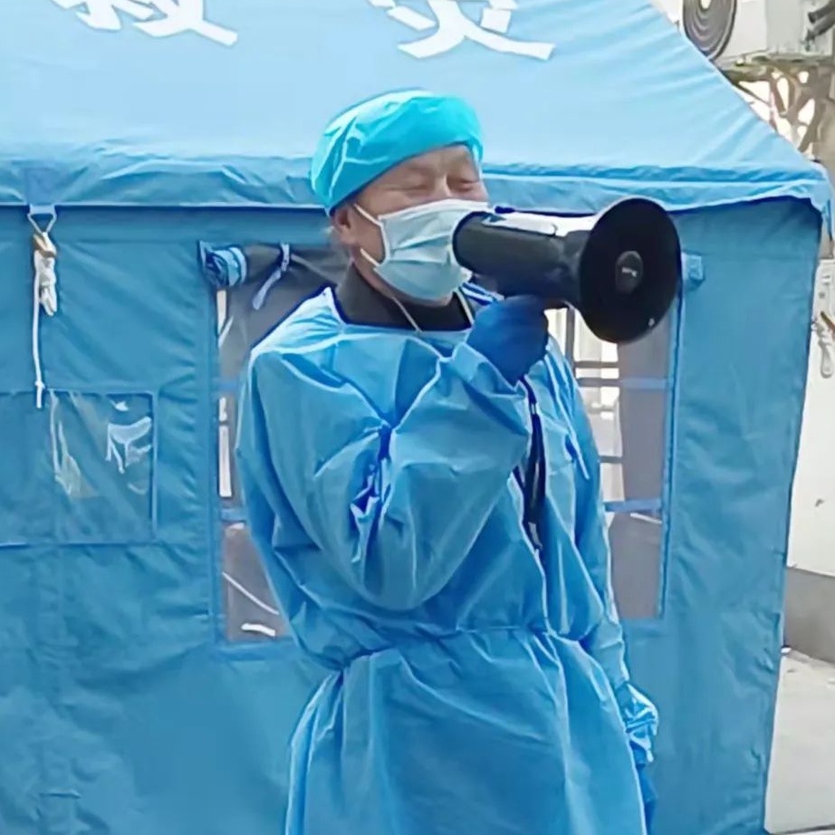 沈林发我是党员我就要先上丨让党旗在抗疫一线高高飘扬