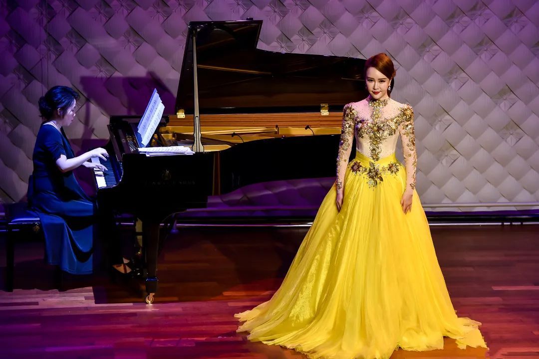 艺起前行丨同心守沪周杨独唱音乐会线上播出