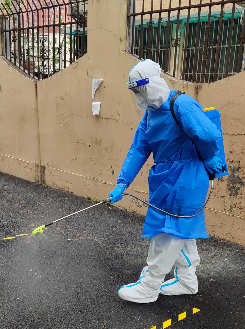 支援期间的集体宿舍绿建中心规划发展科副科长姜昊是一位无党派人士