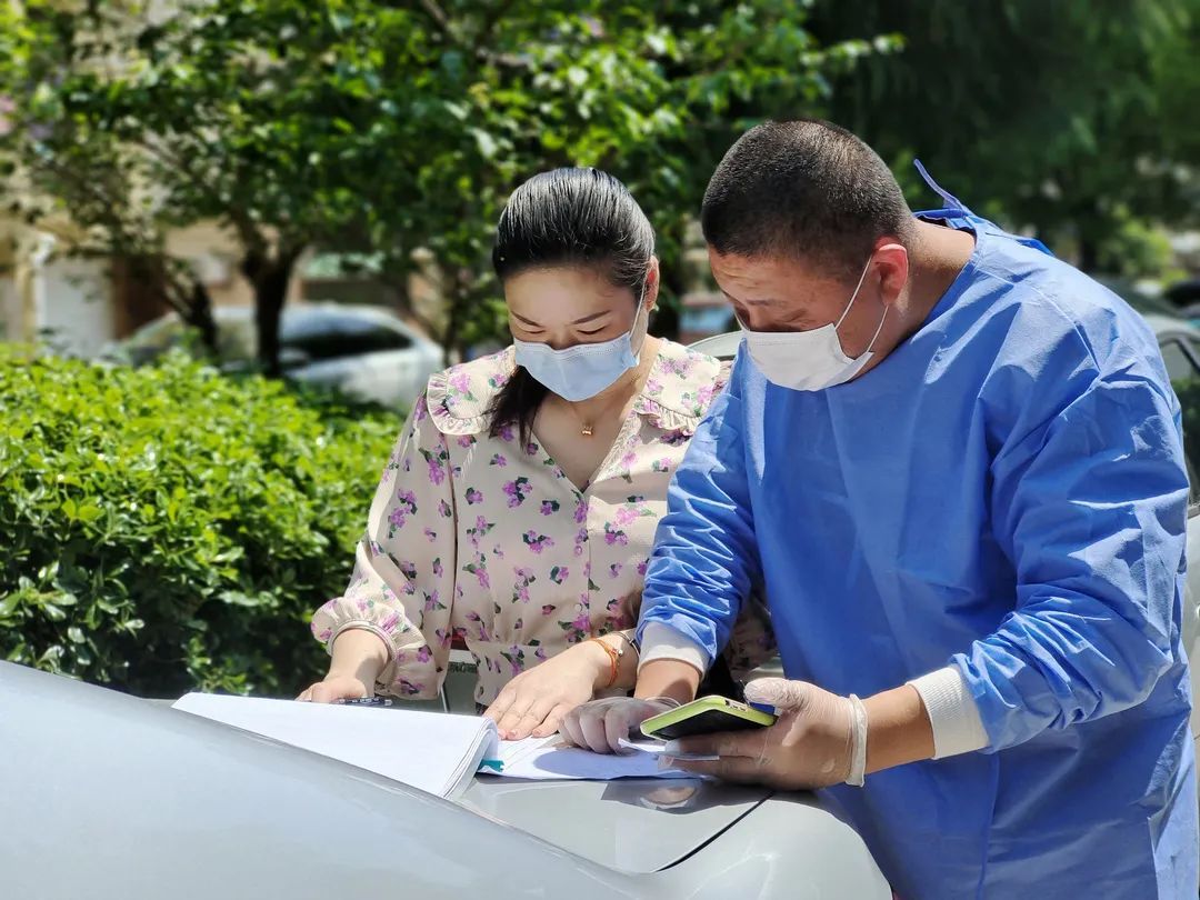 舍小家顾大家他们用战疫演绎不一样的浪漫