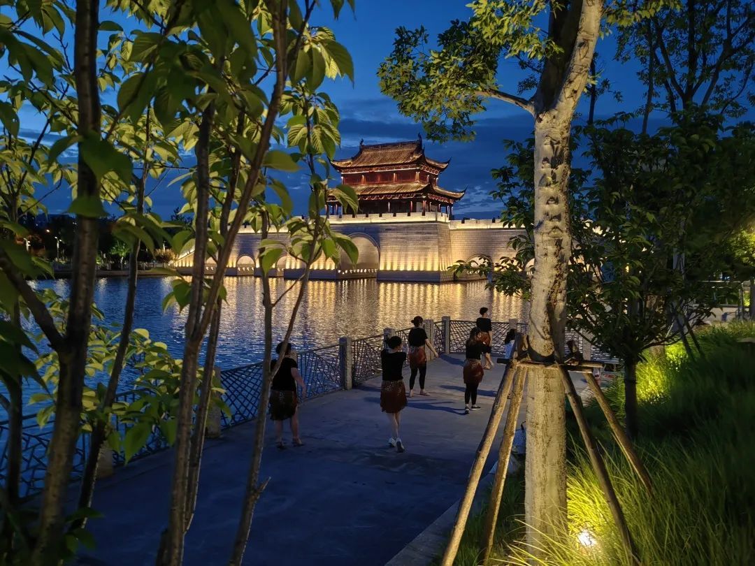 初夏之夜来寻青浦新城的烟火人间