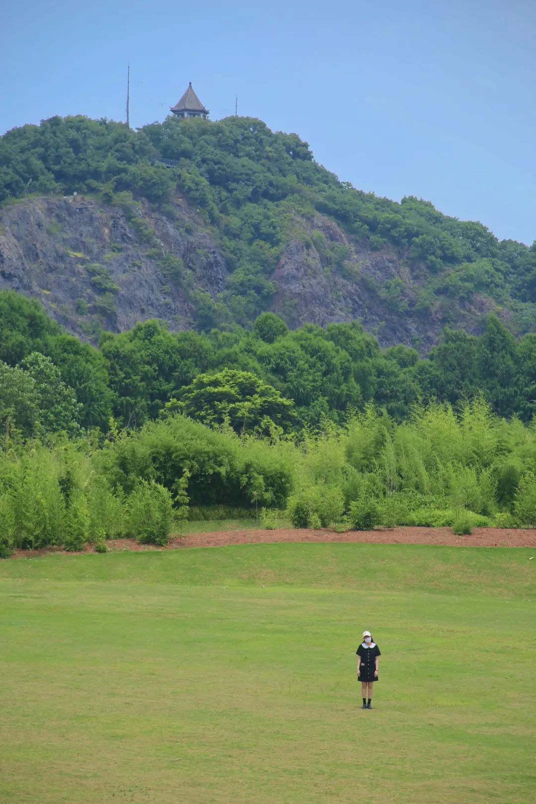 踏上松江辰山的大草坪享受夏日的清新美好