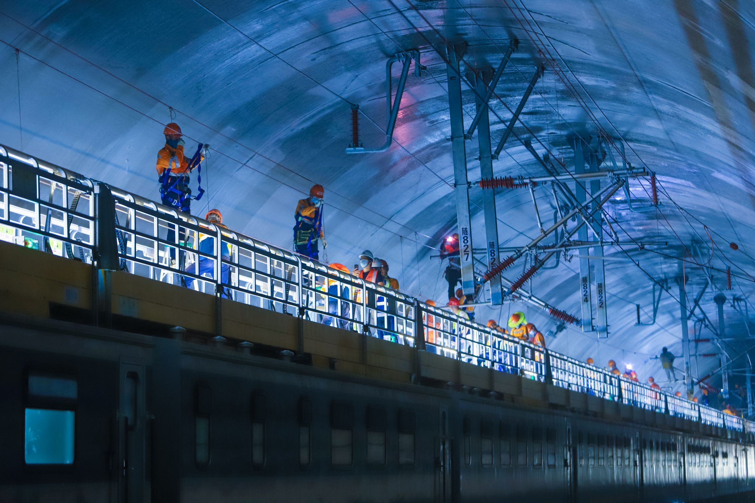 组图丨烈日下的坚守济莱高铁施工忙