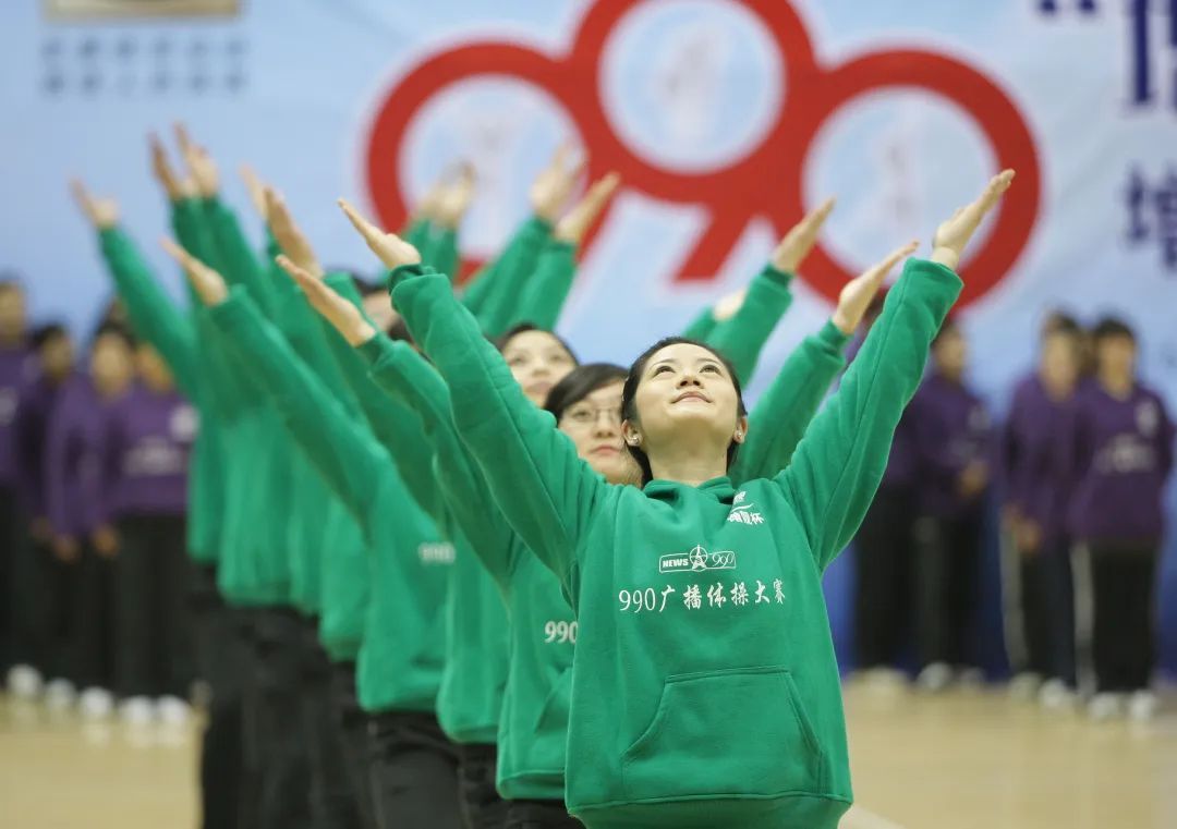 小学生广播体操口号简短霸气_小学生广播体操提示_小学生广播体操进场表演视频