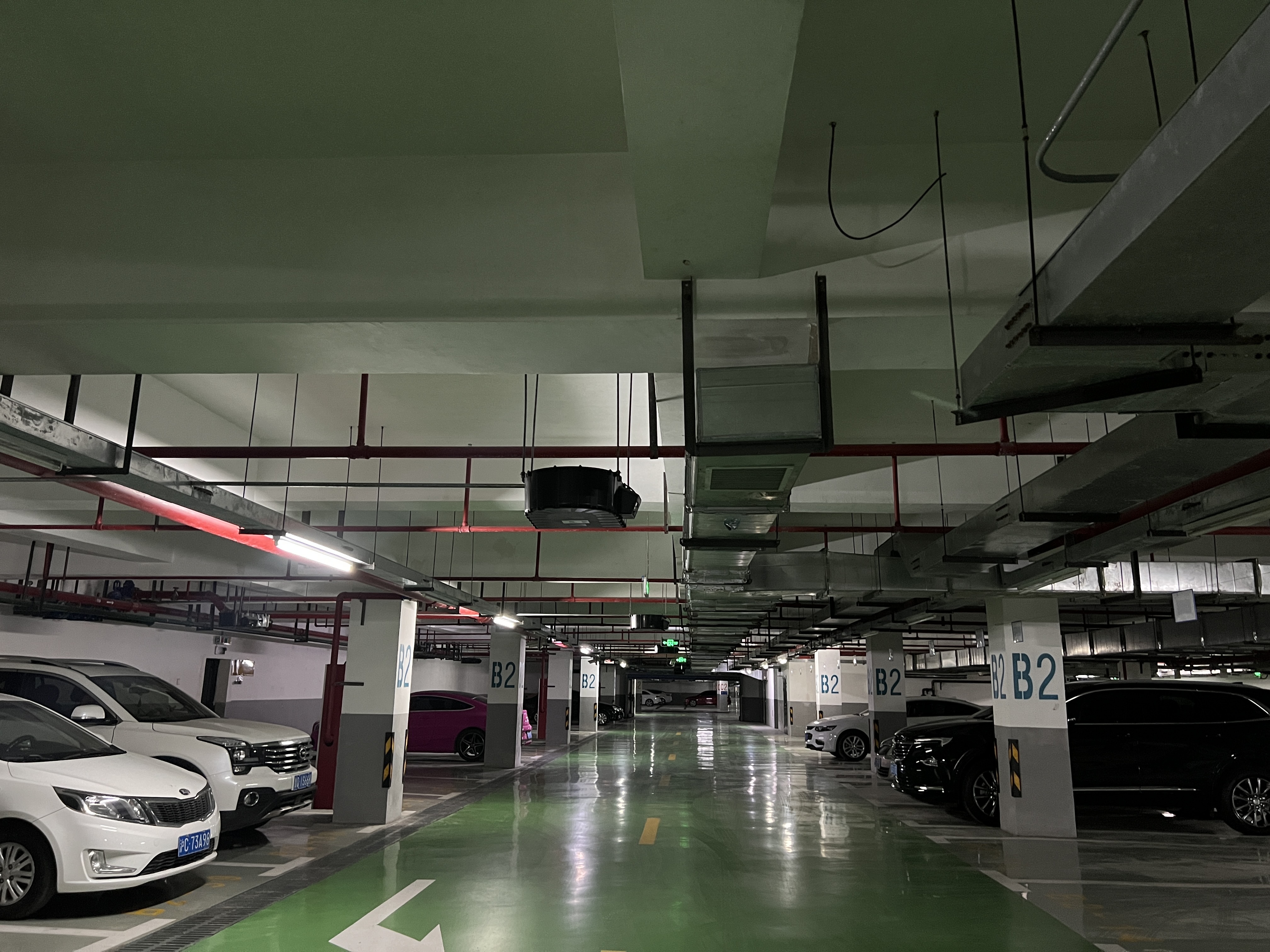 小昆山镇给小区车库坡道做了个"小手术",引得居民纷纷点赞!