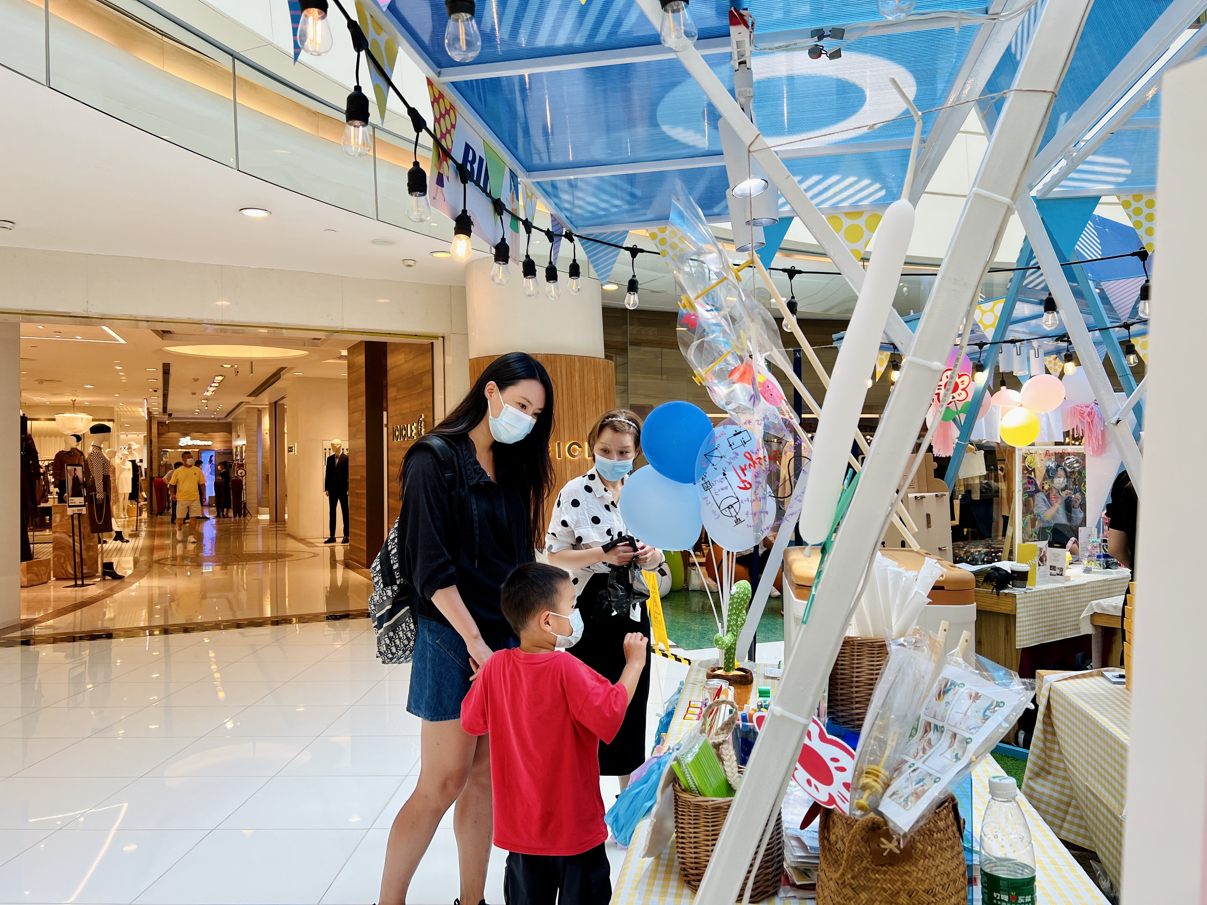 将露营帐篷搬进商场久光百货迎来首届familygo家庭总动员主题活动