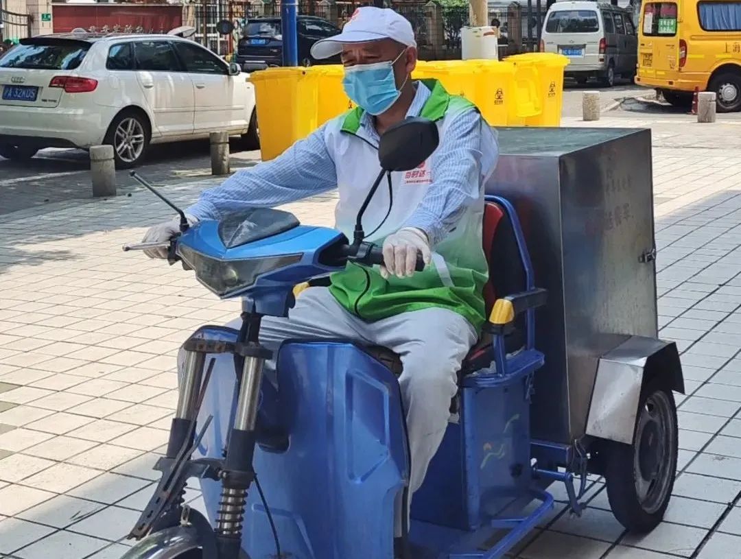 打包、堂食、送餐上门,闵行莘庄镇家门口的社区食堂守护老人家的烟火气