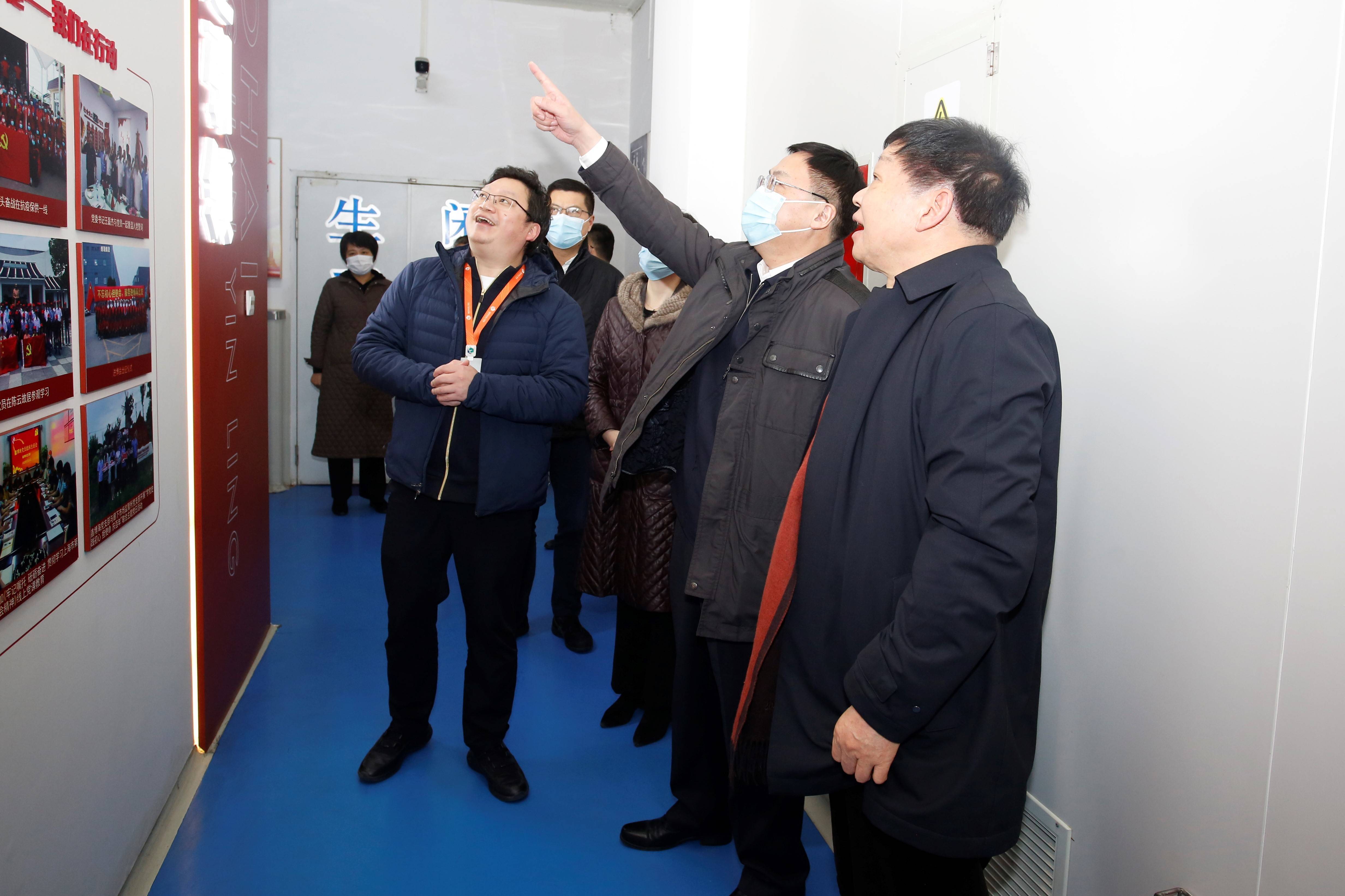 李泽龙：希望企业勇于开拓新思路、新空间 不断做大做强