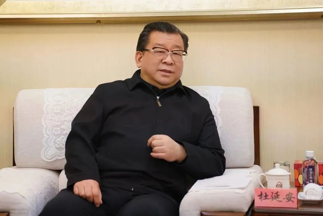 袁泉接待亳州市委书记杜延安一行