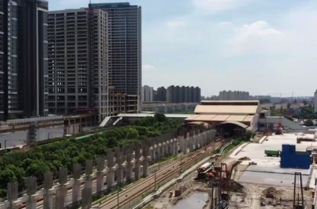 一座“空中之城”的建成,需要多少根柱子?