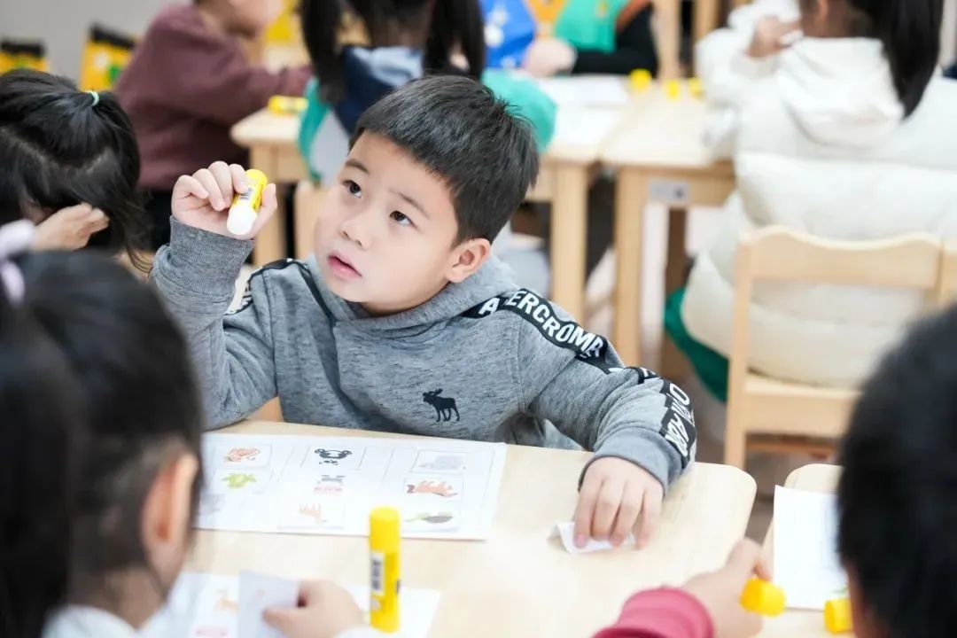 幼儿园活动设计_家长体验幼儿园岗位_一日为师活动