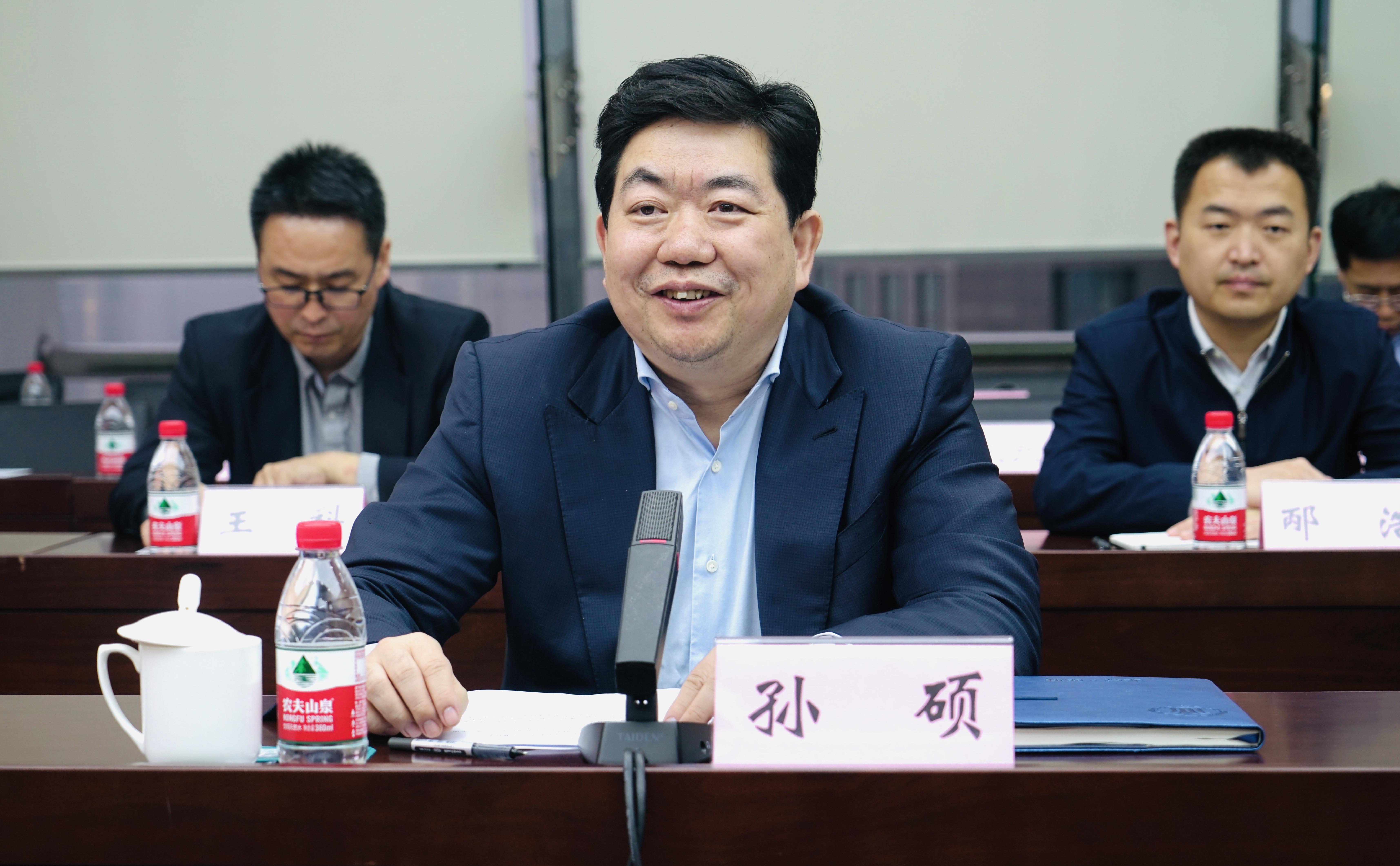 西城区委书记孙硕,副区长陈朝晖,陈大鹏,桑硼飞;黄浦区委书记杲云,区