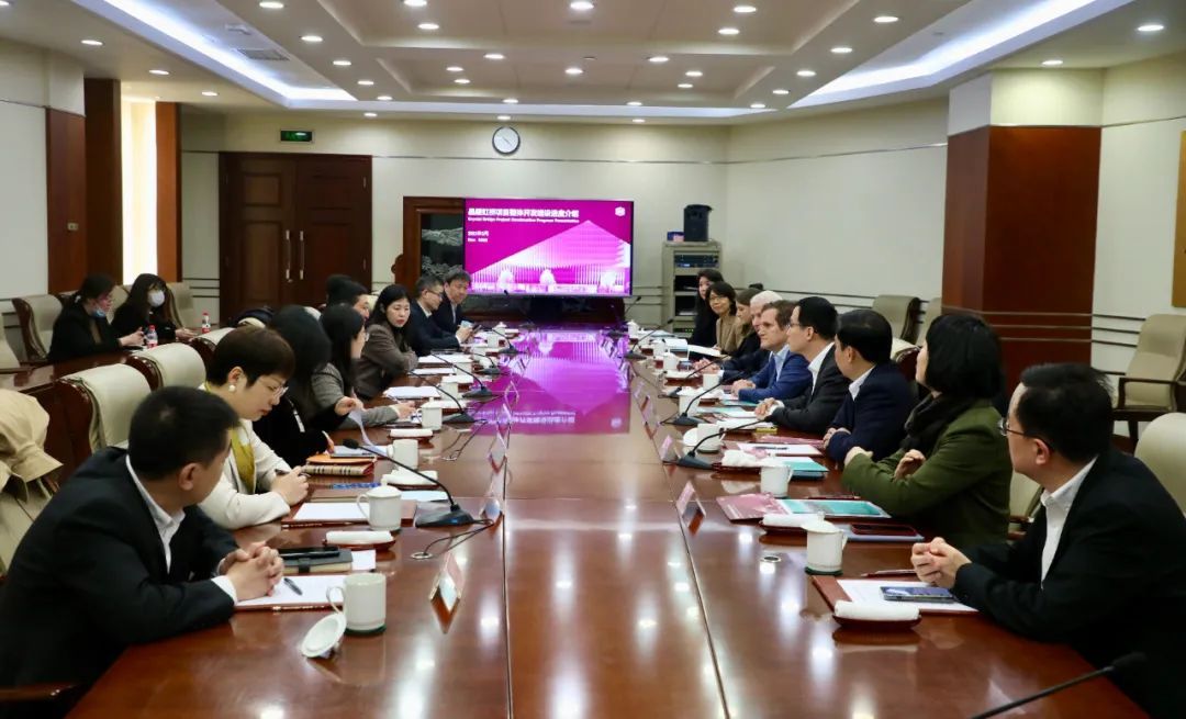进一步加强开放与合作,区领导会见美国铁狮门全球总裁一行