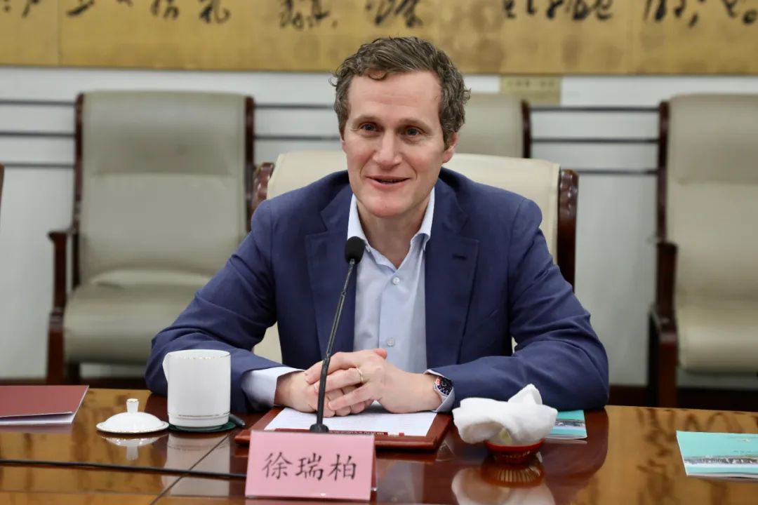 进一步加强开放与合作,区领导会见美国铁狮门全球总裁一行