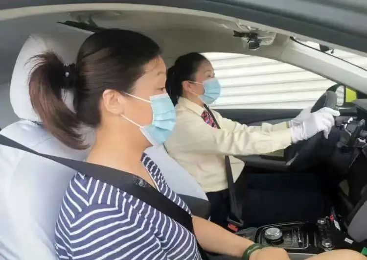 拨打95128出租车叫车热线_出行易电话_114代叫出租车服务