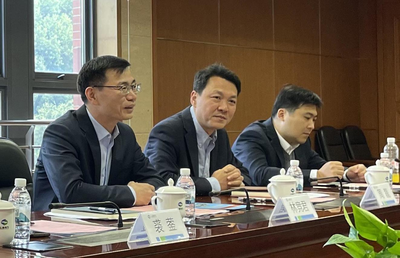 区人社局党组书记,局长周磊表示:"高技能人才培养基地属地化管理,对