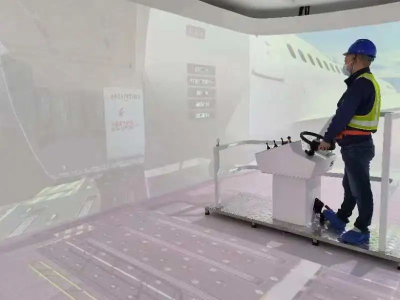 新春走基层)当“citywalk”遇见成都外籍人士沉浸式感受“安逸生活”