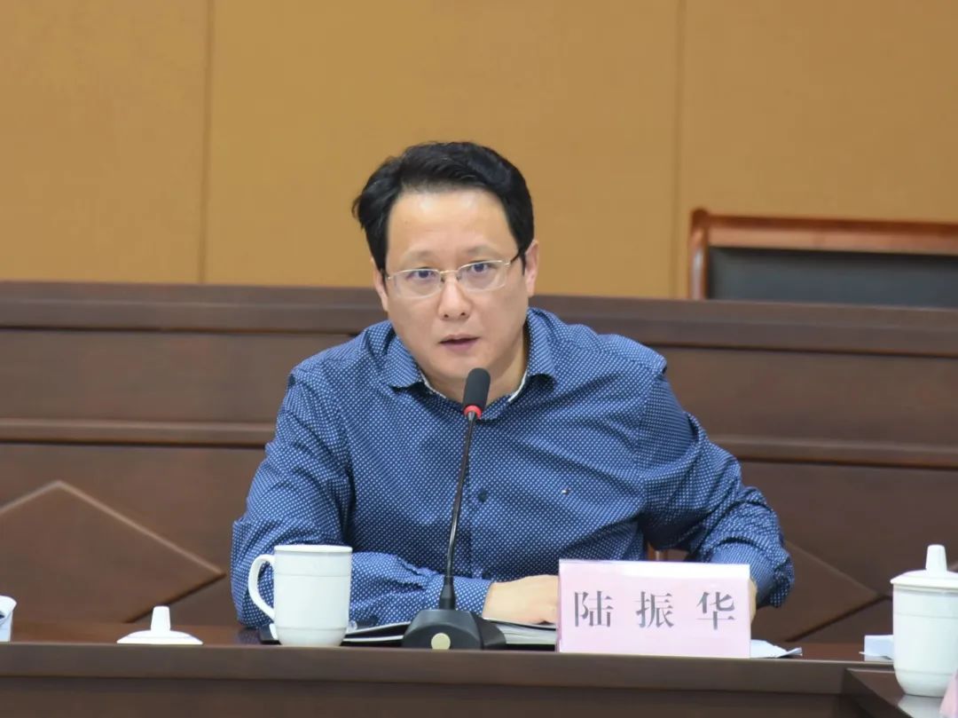 公司,嘉房置业公司负责人先后发言,褚建国同志逐一对一季度工作成效和