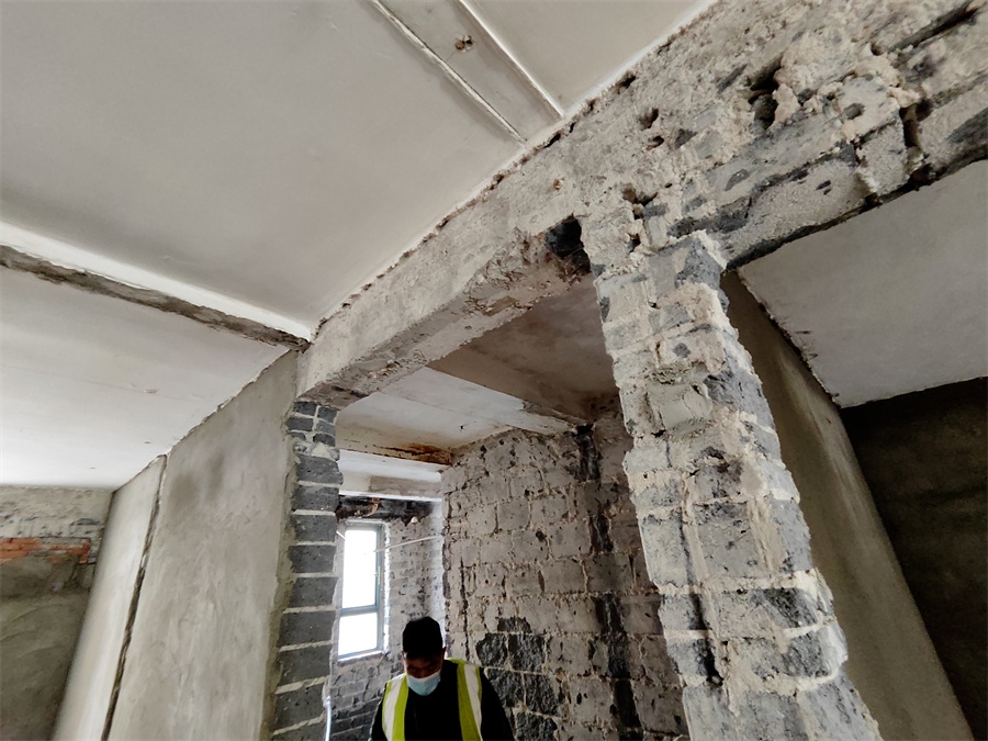 承重墙上怎么可以随意开门洞呢