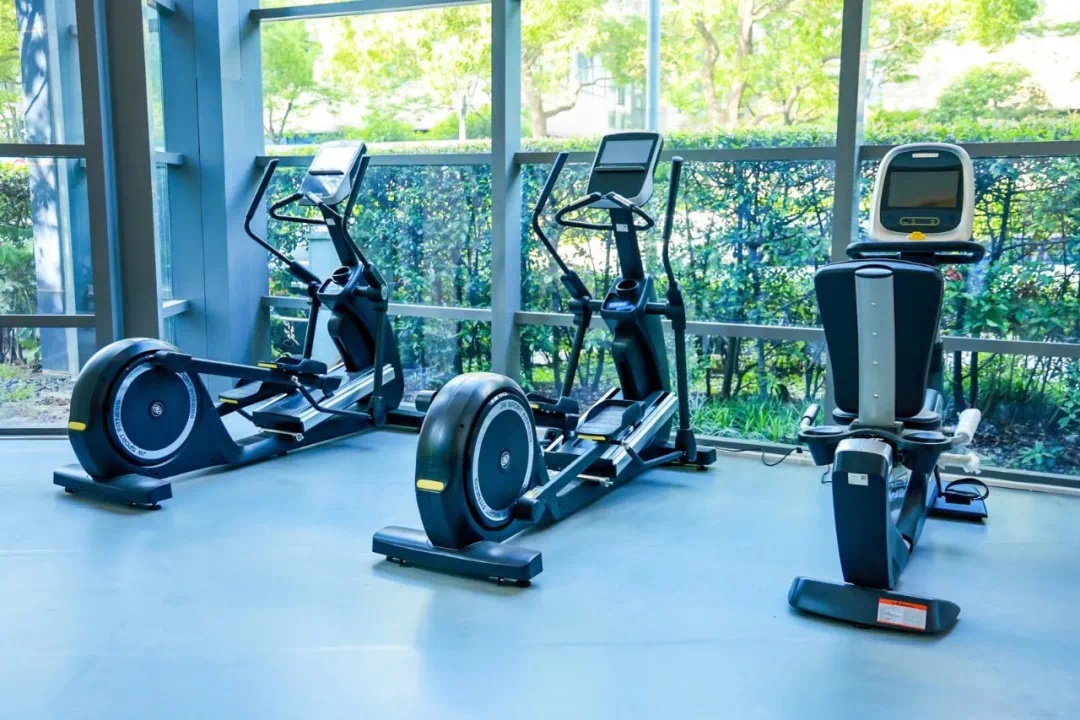 记者在现场注意到,位于上海多媒体谷启迪大厦一楼的坤悦共享健身房,分