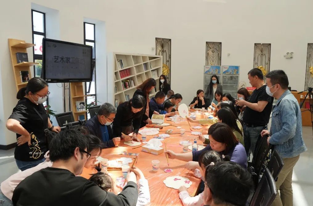 让展览与美育相连宝山这个艺术家工坊带你用笔尖绘出私人订制