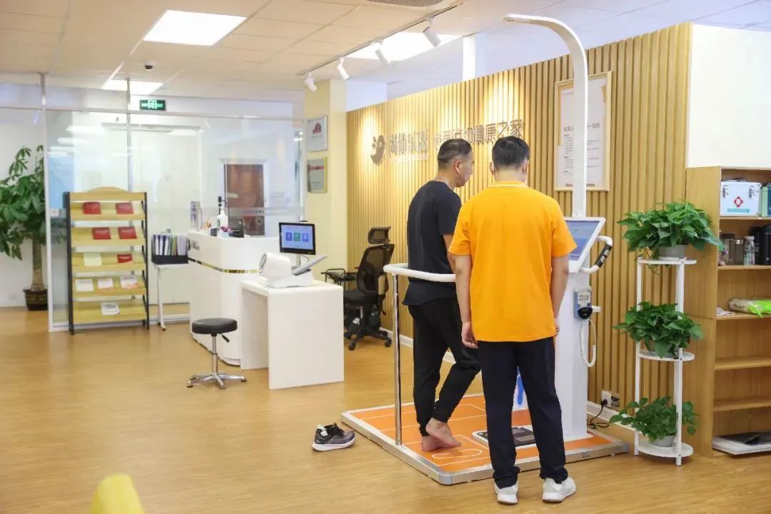 泛亚电竞上海体育消费券送上长者专属福利乐享“一站式”运动康养专业服务！(图4)