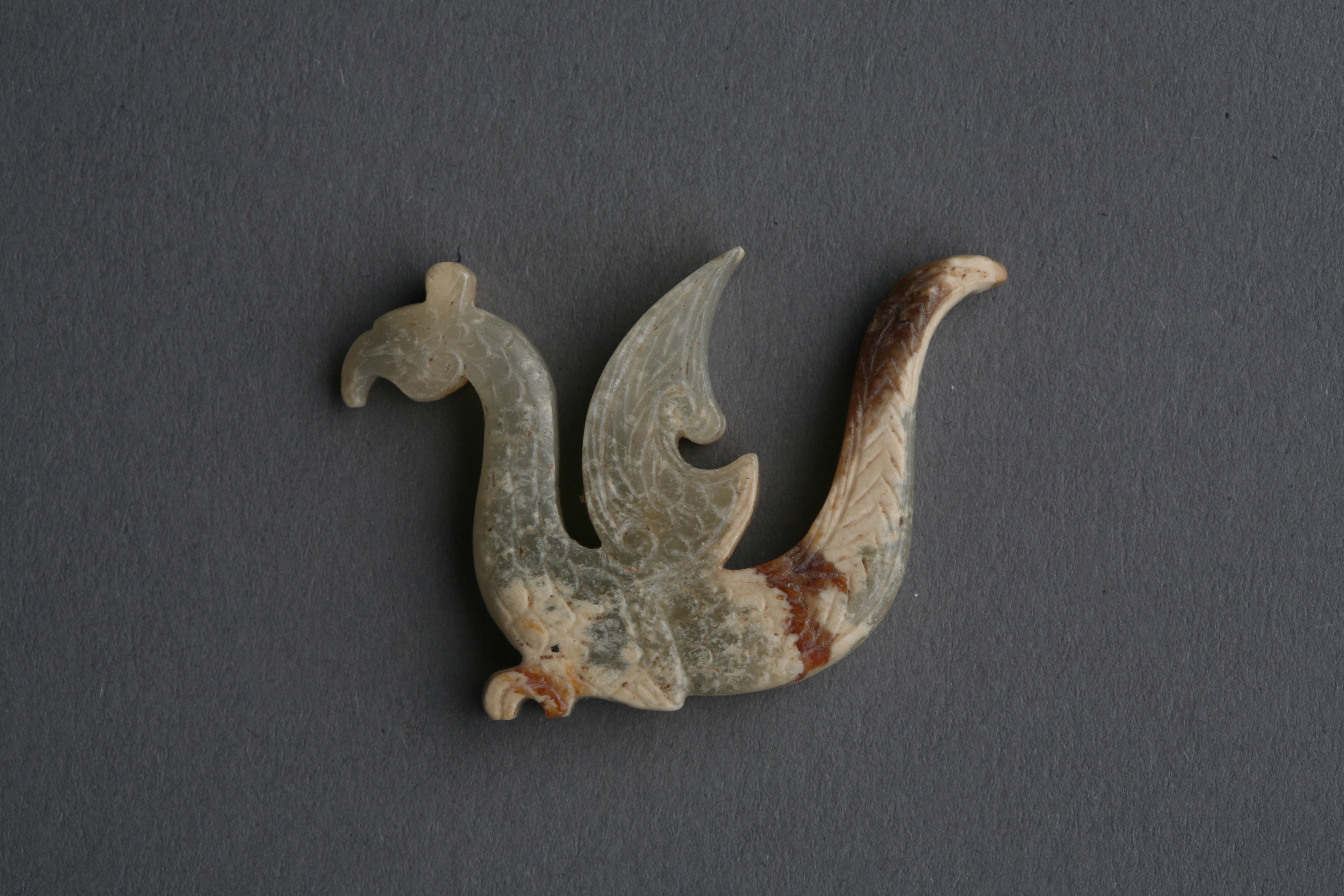 印纹硬陶是中国青铜时代（夏、商、西周至年龄期间）至汉代风行于幼江中下游战东南沿海地域的一种日用陶器