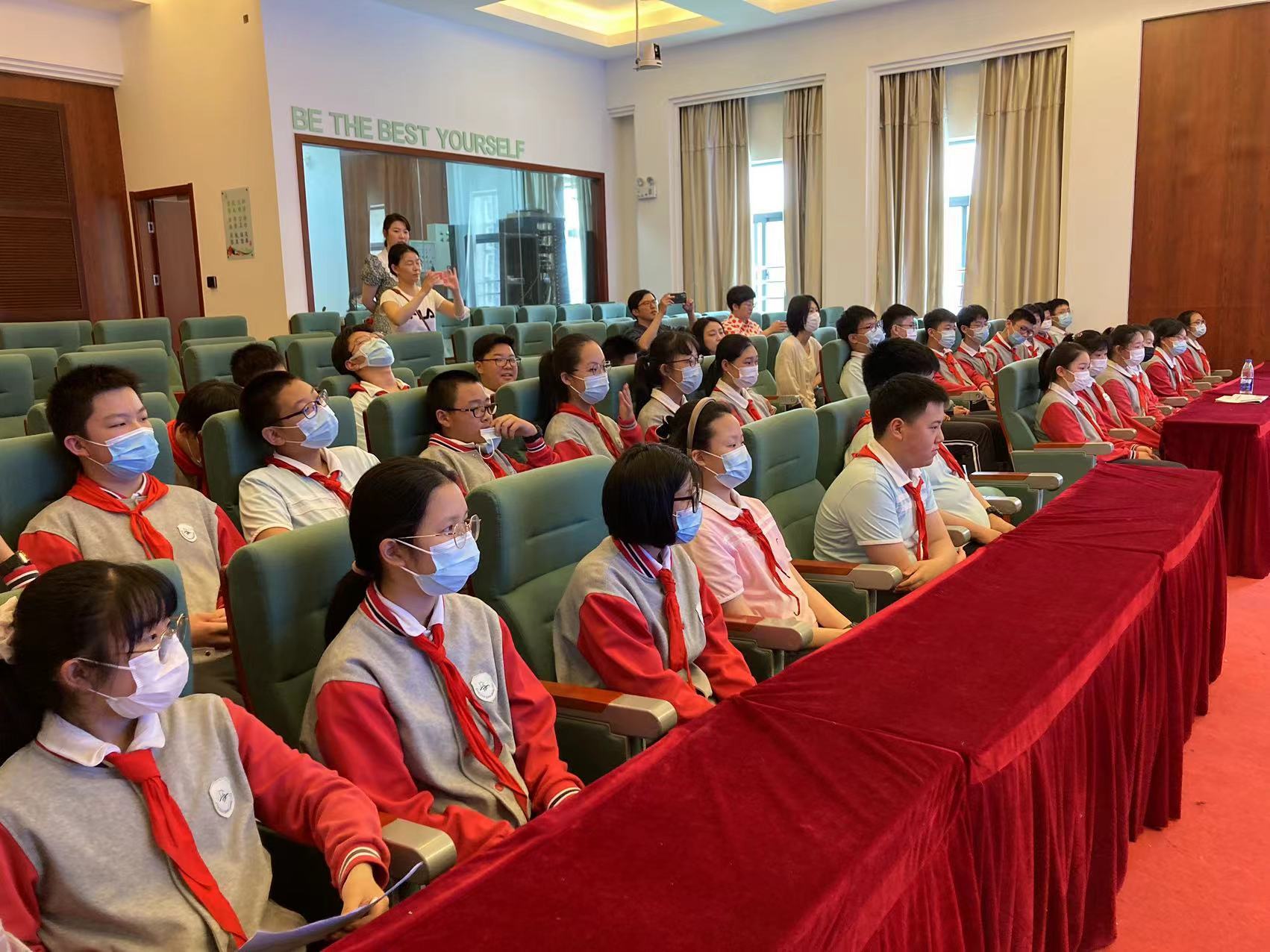 在华东模范中学,上海戏剧学院附属静安学校,市北初级中学北校设置了三