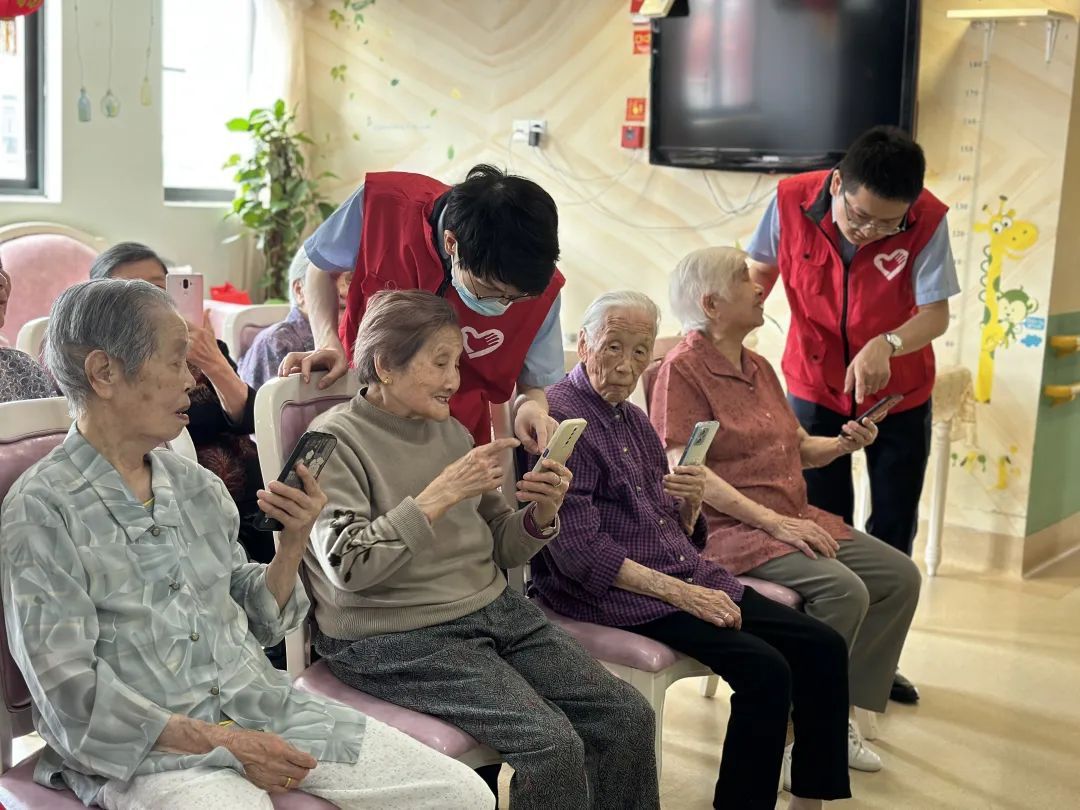 “智慧助老”！他们帮助老年人跨越数字鸿沟
