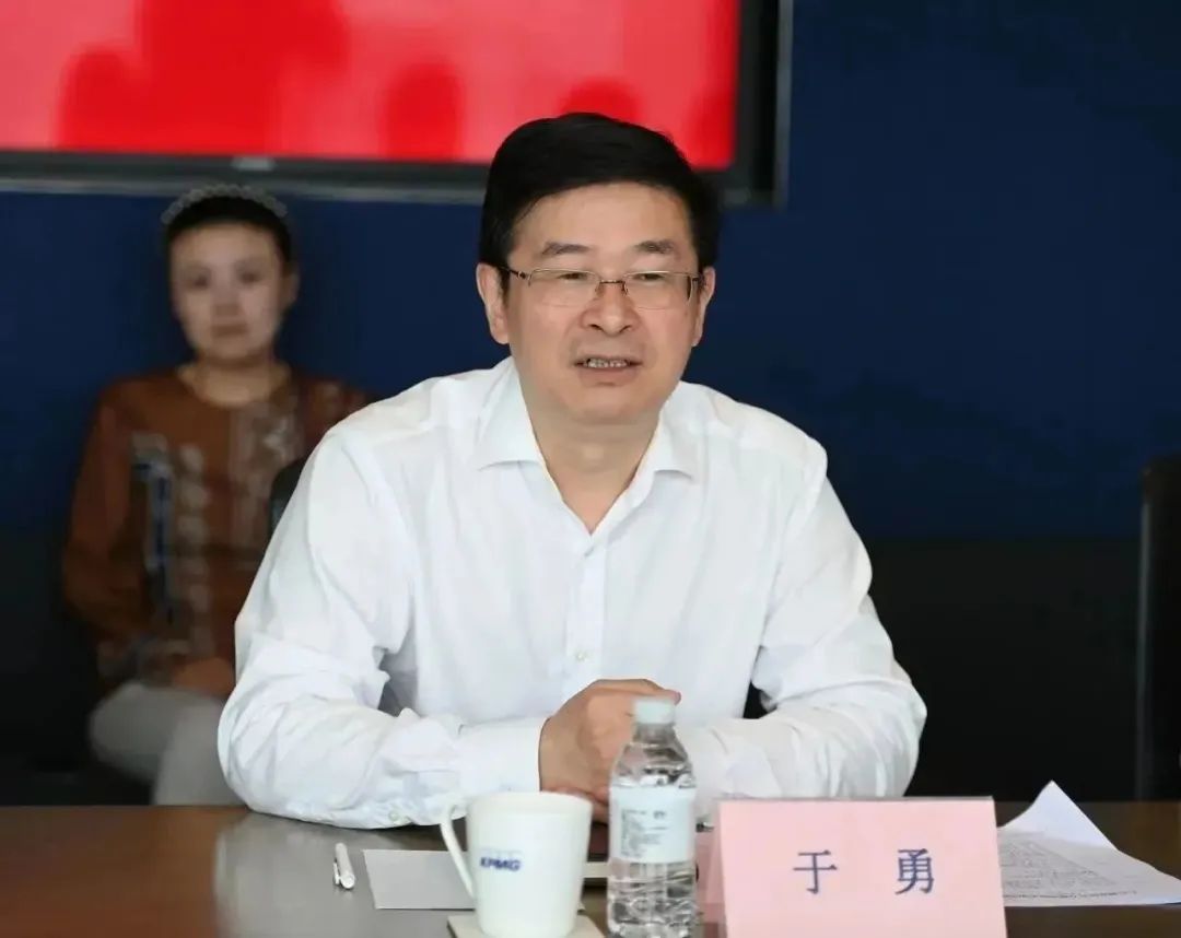 推动企业在静安高质量发展！区委书记于勇走访调研企业_上观新闻