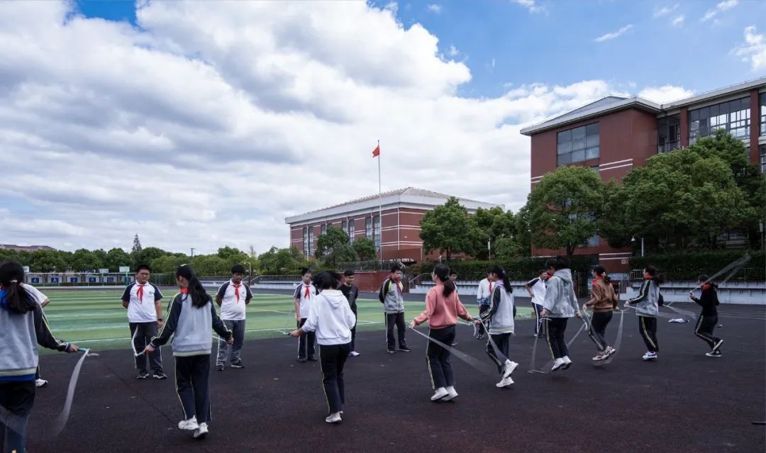 上海市崇明区正大中学图片