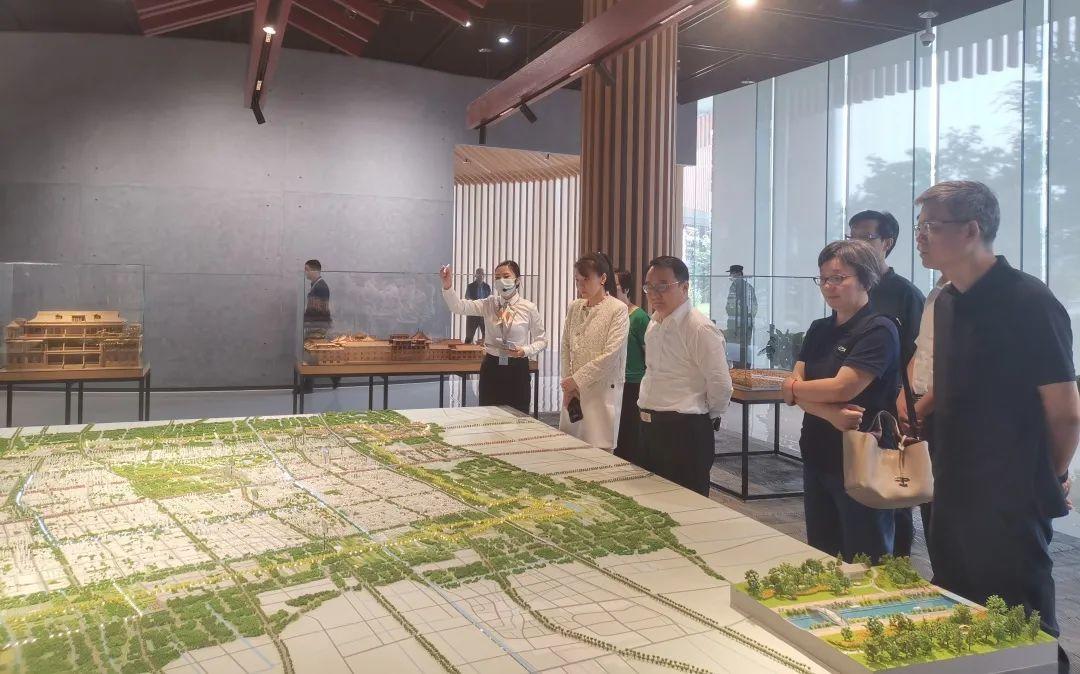 嘉定新城公司领导一行到访奉贤新城座谈交流