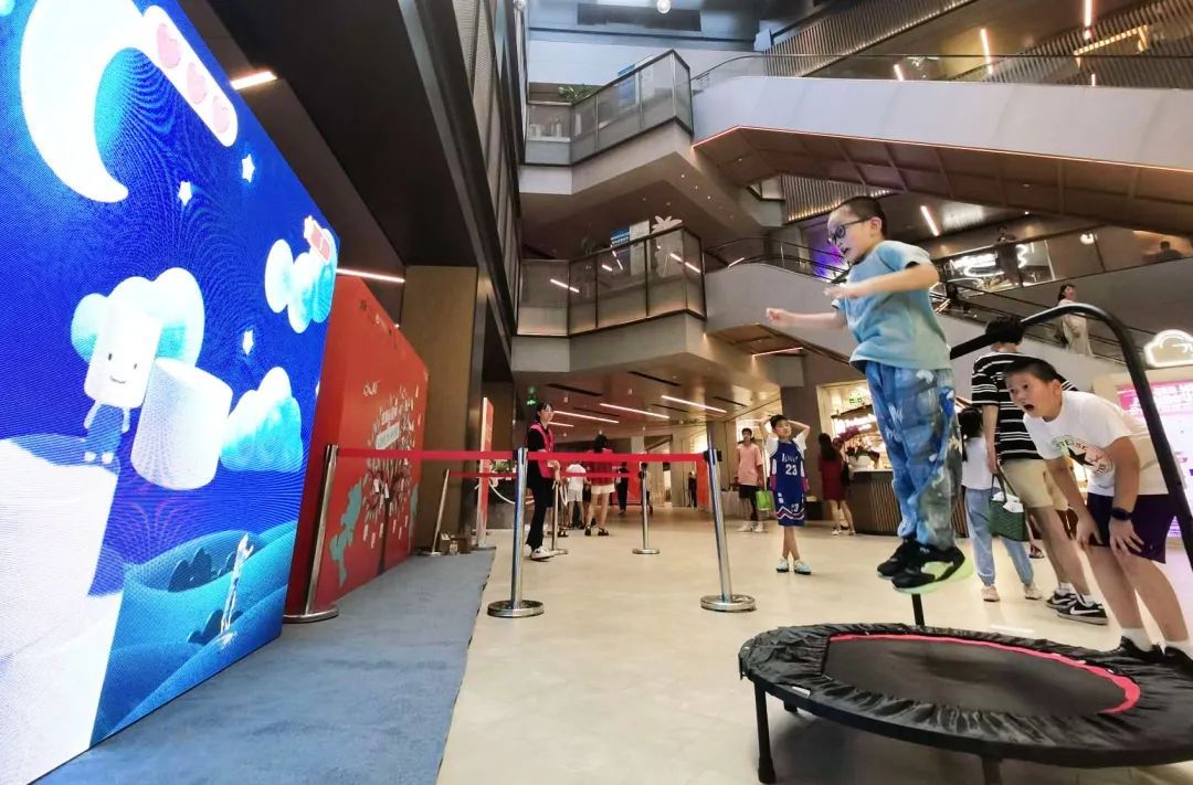 暑期氛围感拉满花样运动走进杨浦商场