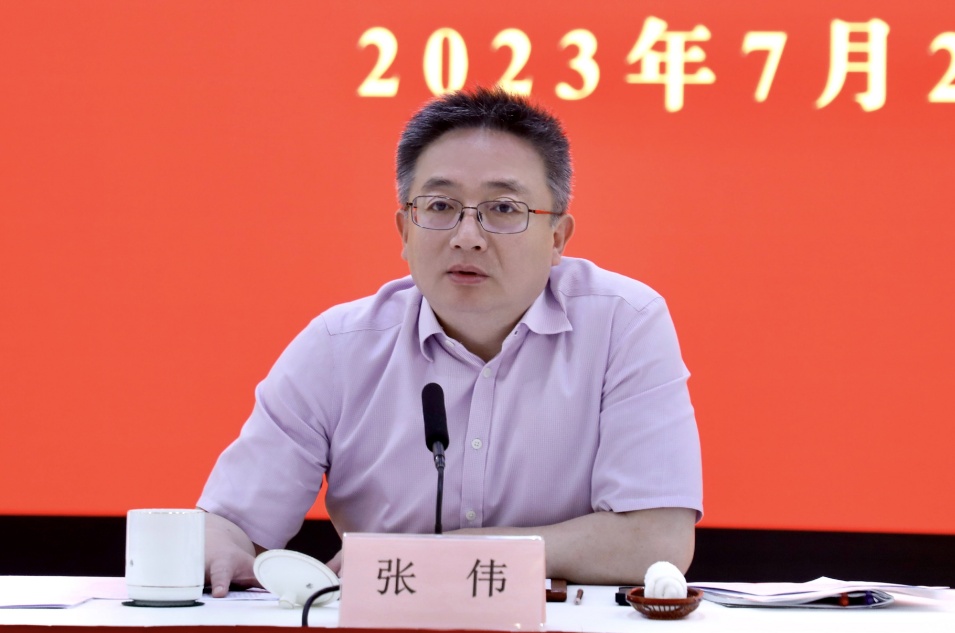 中共长宁区委召开党外人士座谈会