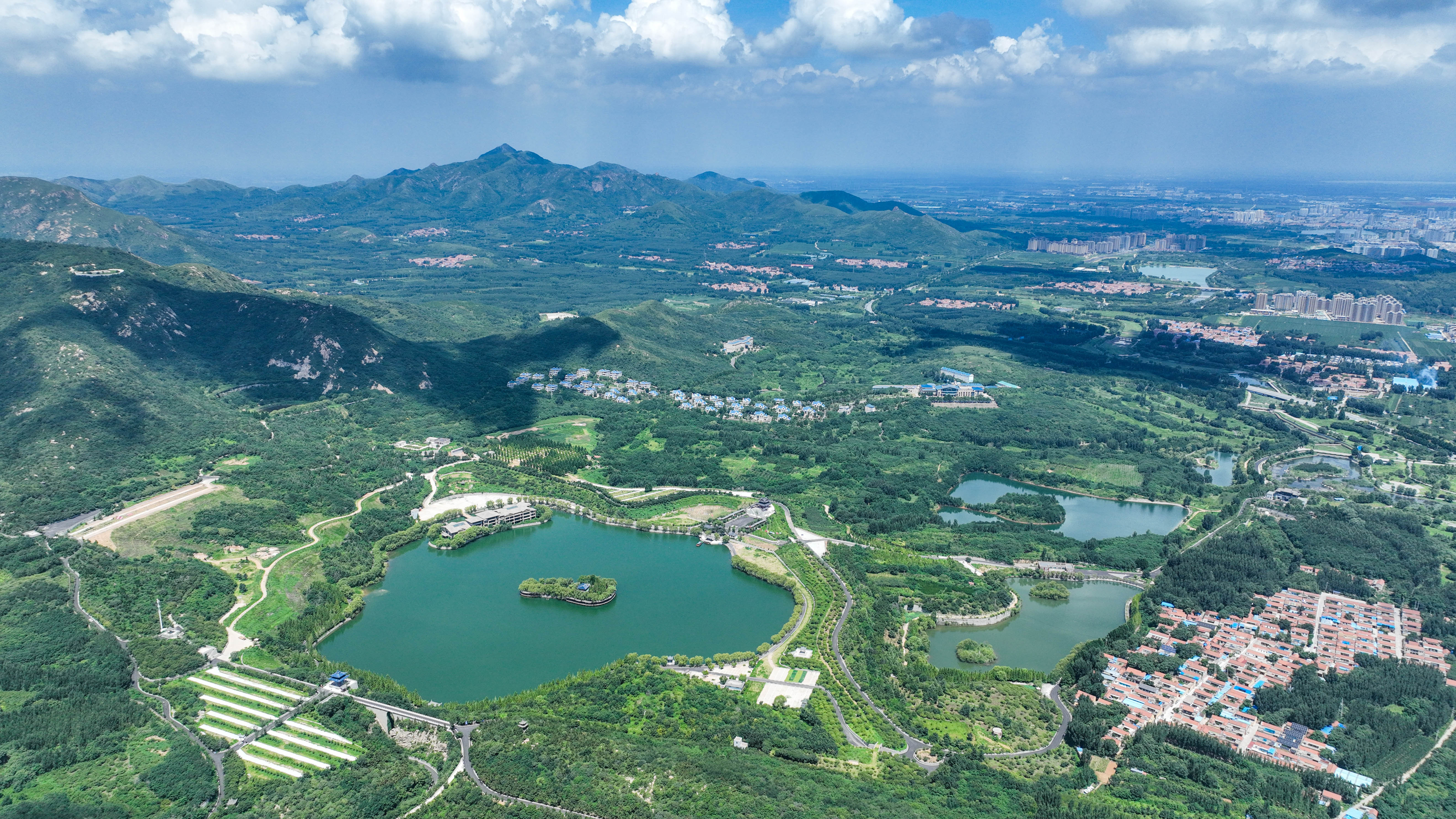 组图|山东邹平:蓝天白云覆山河