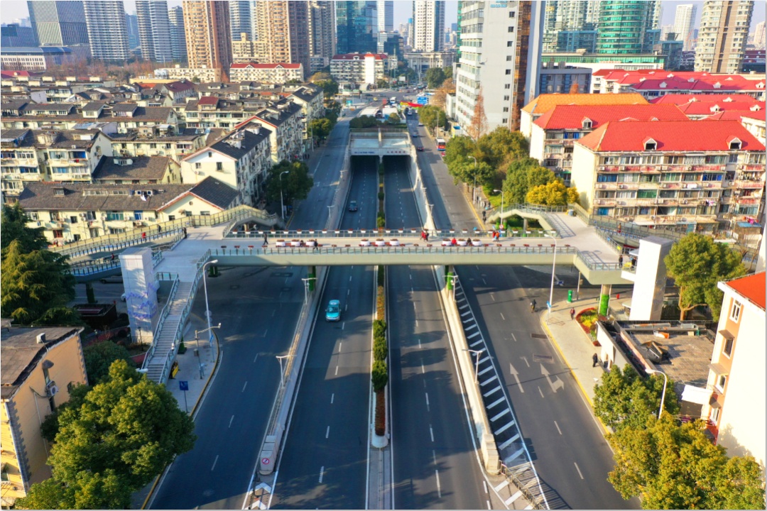 彰显人文关怀与城市温度上海这些特别的人行天桥你走过吗