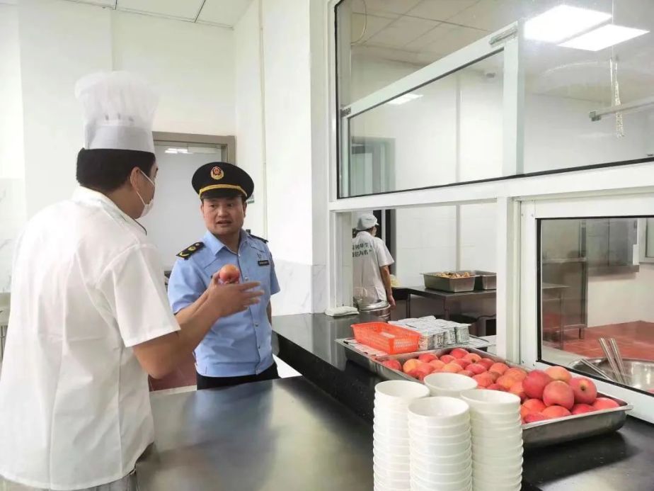 保障师生“舌尖上的安全”，浦东开展学校食品安全监管专项行动