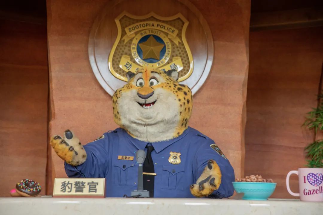 疯狂动物城:热力追踪,游客将化身为动物城警局的新警员,跟随朱迪警官