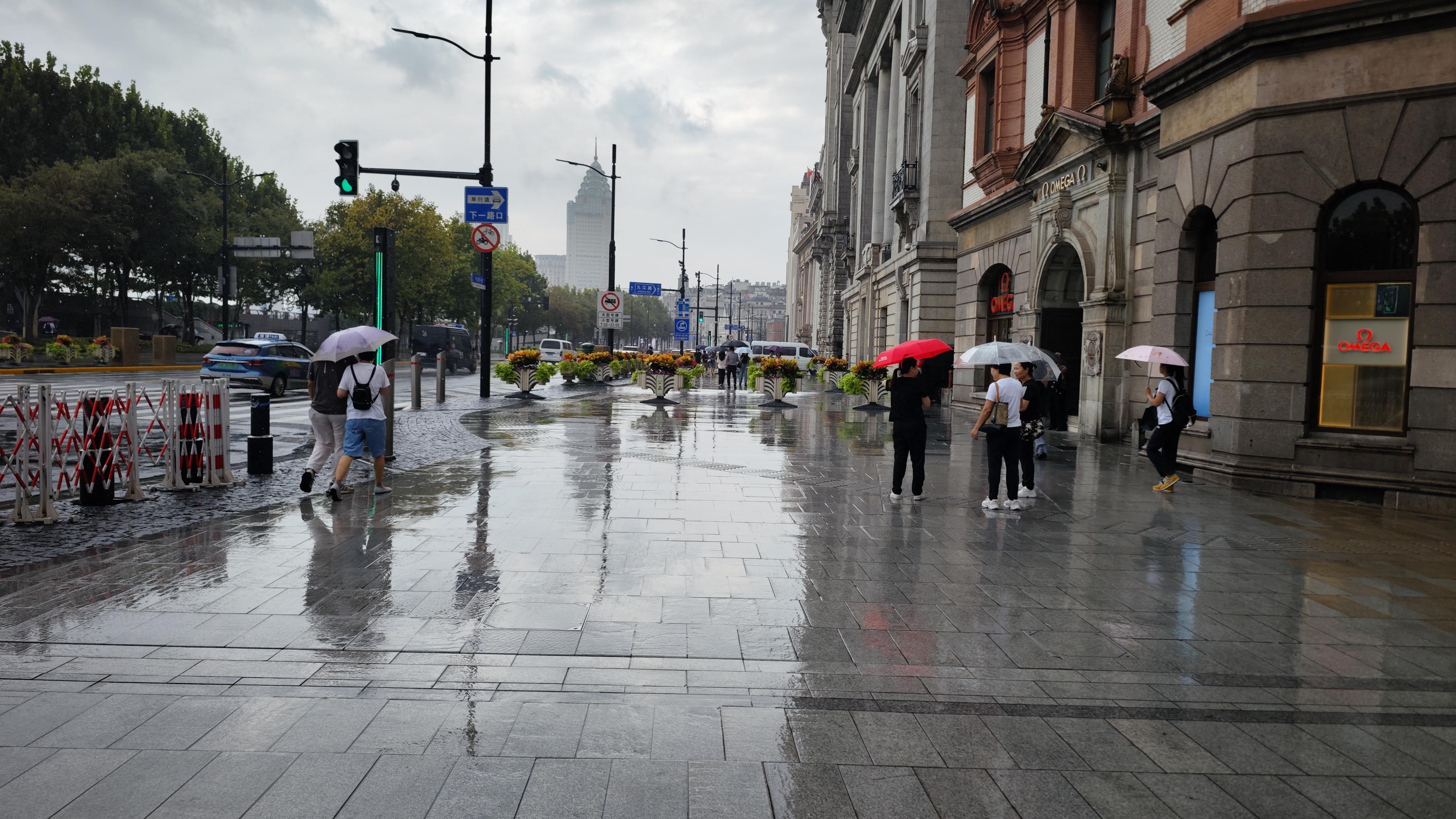 英国下雨的街头图片图片