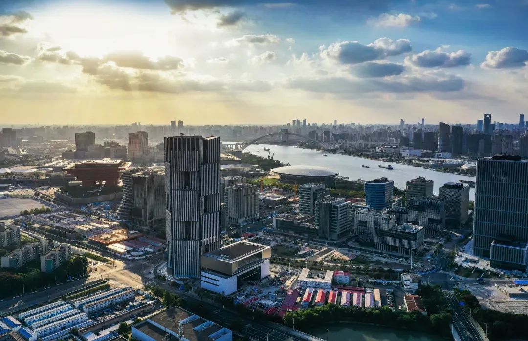 上海自贸试验区揭牌运行将满10周年示范引领作用不断凸显区域发展能级