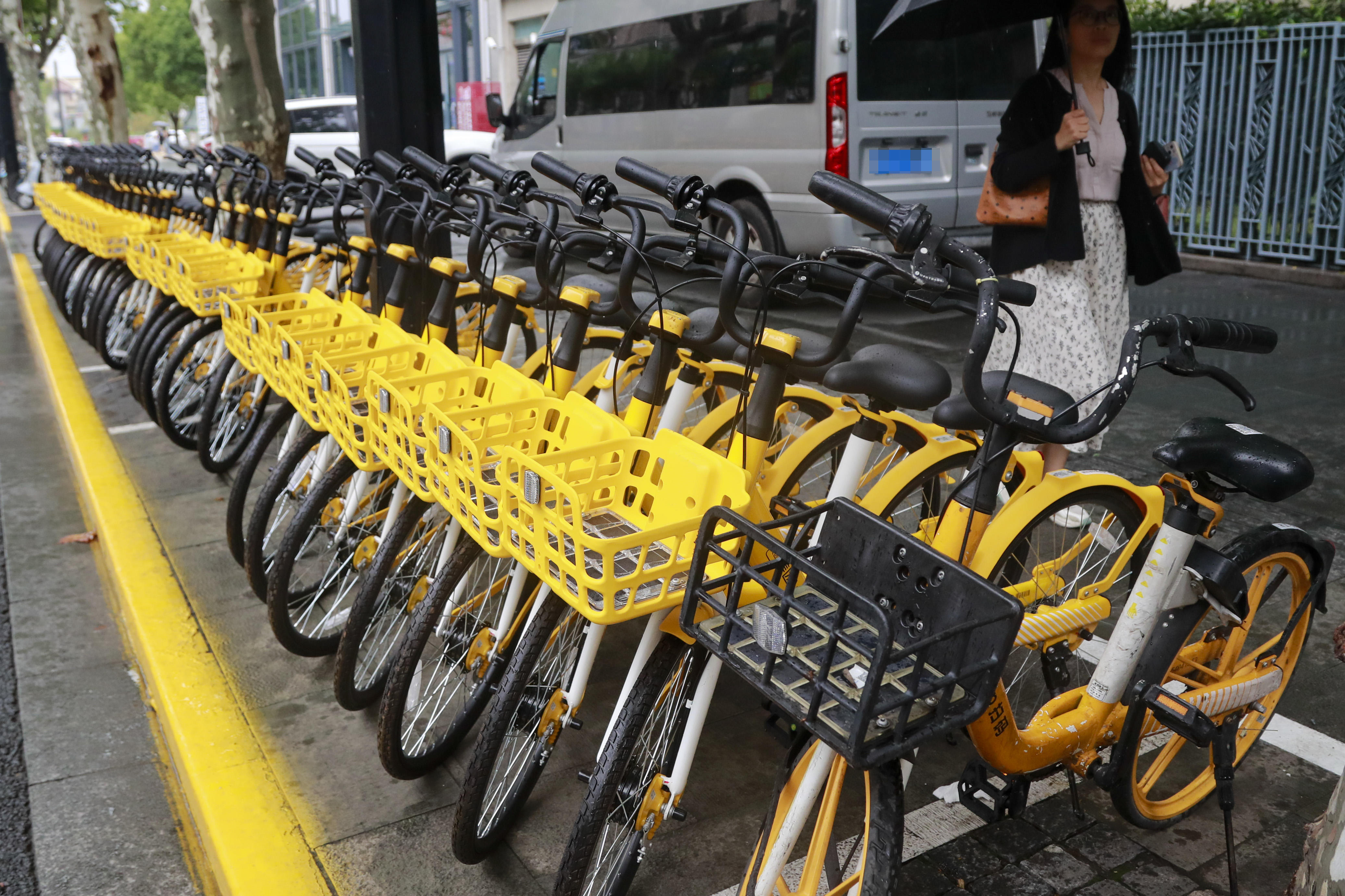 黄浦首区美团单车首批新款小黄车开始置换