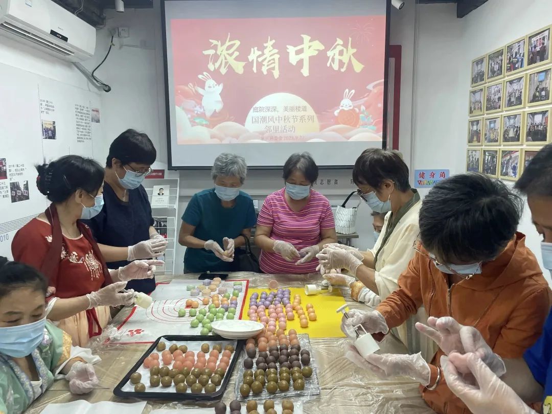 幼儿园中秋灯笼制作_黄浦老城厢社区活动_沉浸式国潮中秋游园会