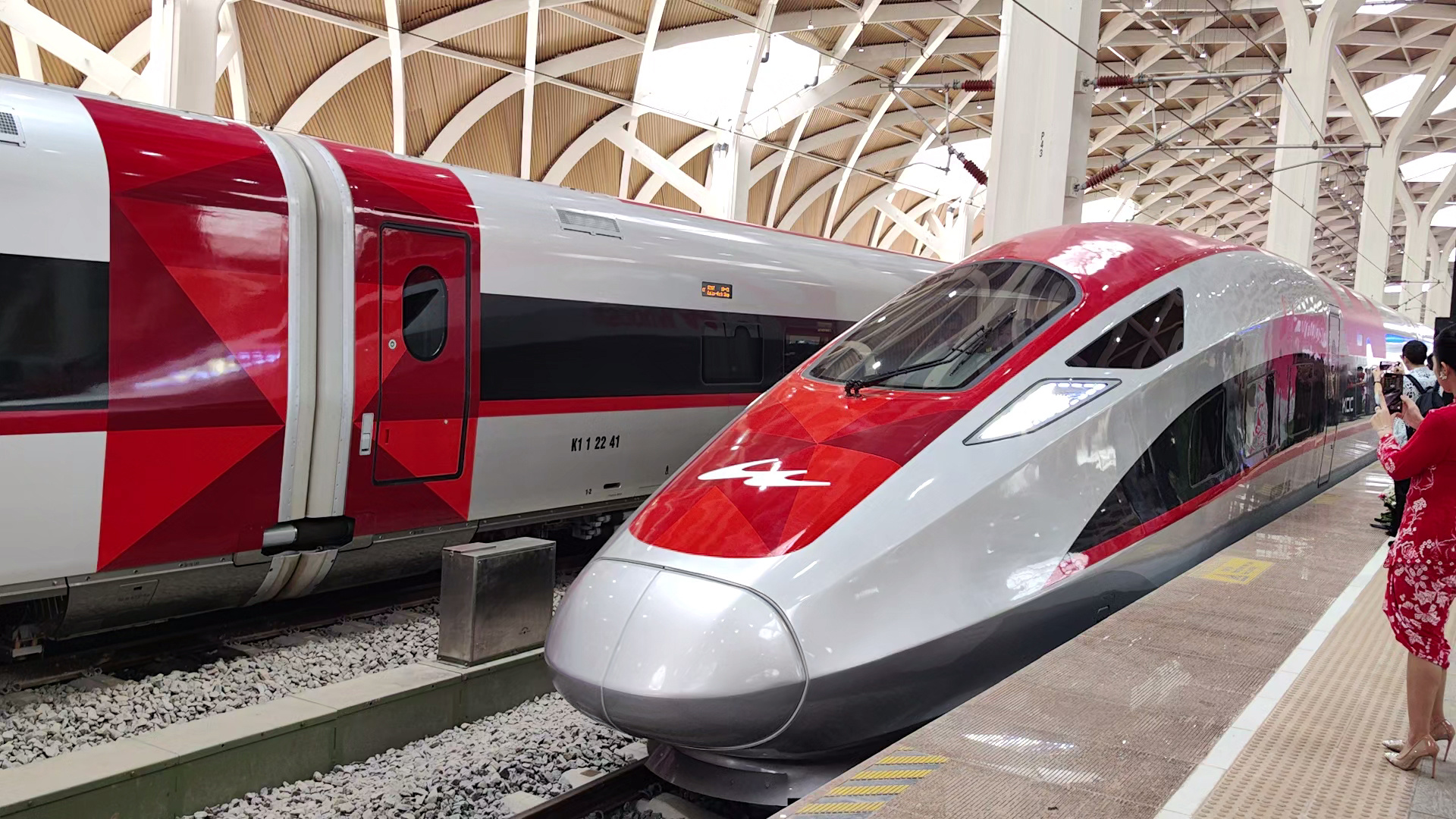 雅万高铁动车组采用中国标准,依托复兴号中国标准动车组先进成熟技术