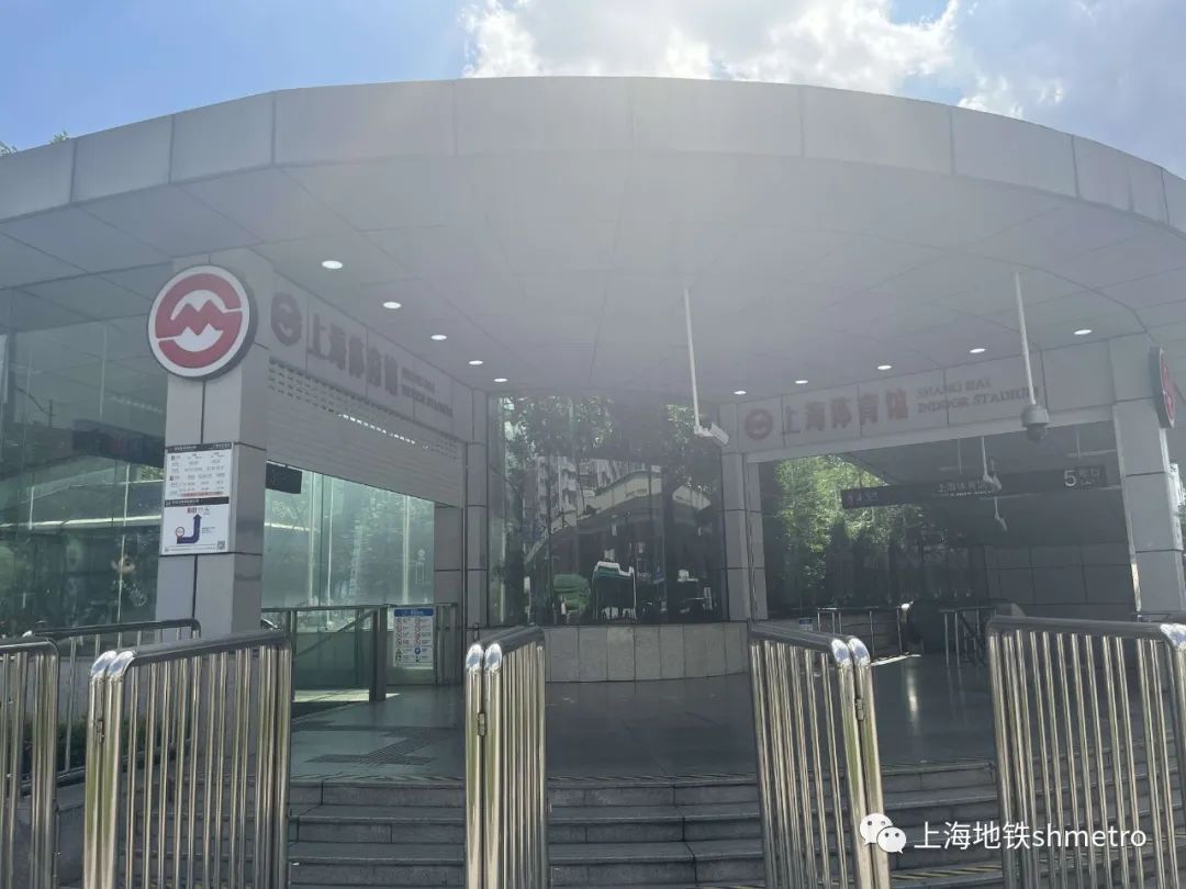 10月12日至10月15日演唱会期间上海体育场上海体育馆上海游泳馆站出