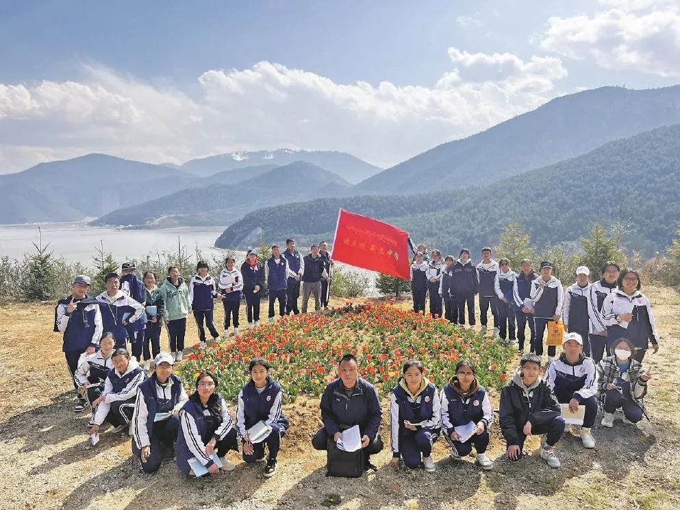 第一个州级教师课赛一等奖…云南迪庆藏族自治州藏文中学校长顾炜